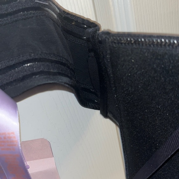 COPY - Savage Fenty black push up bra w/ removable straps. - Picture 4 of 5